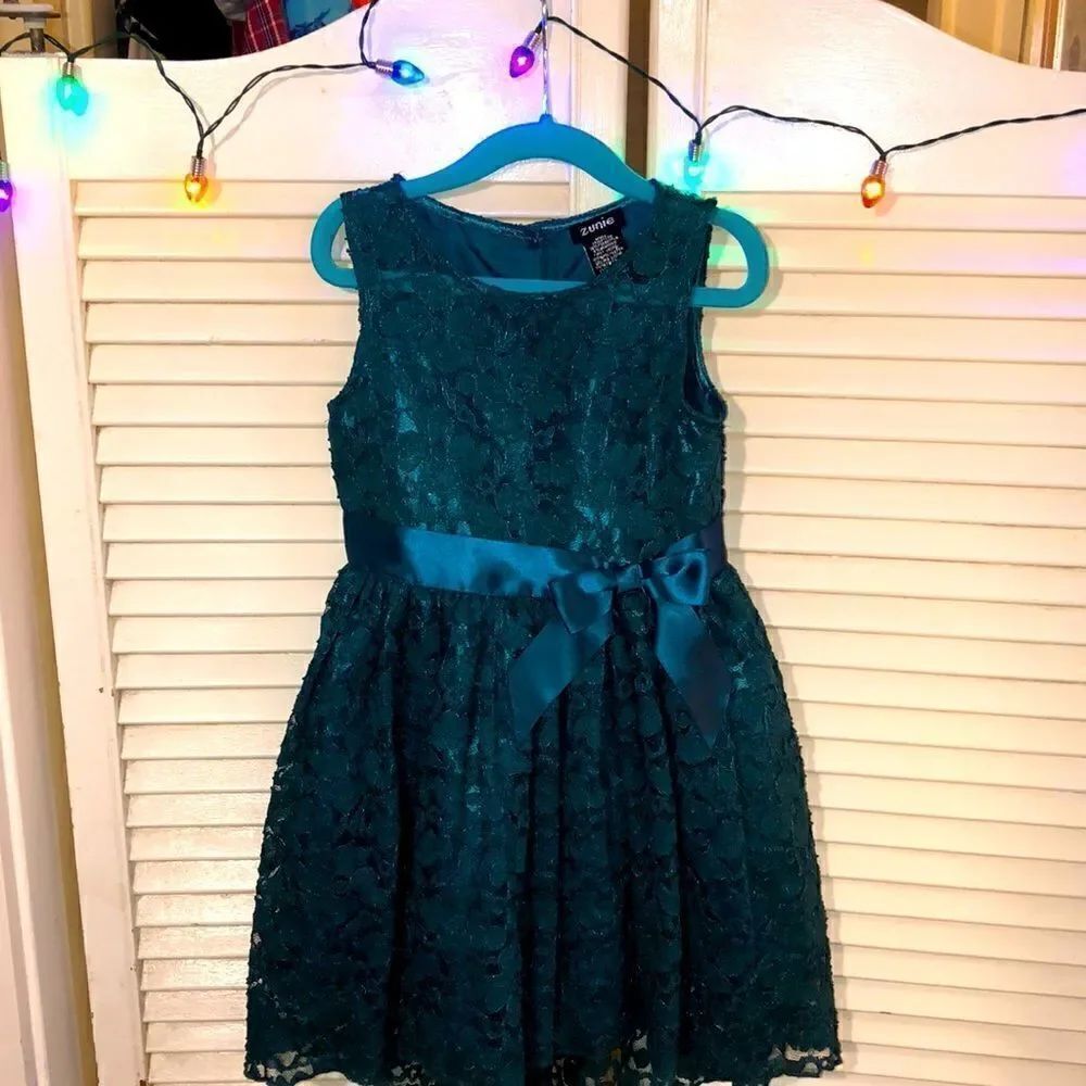 Holiday Special Occassion Dress Lace over Satin over Crinoline Satin Belt Size 4